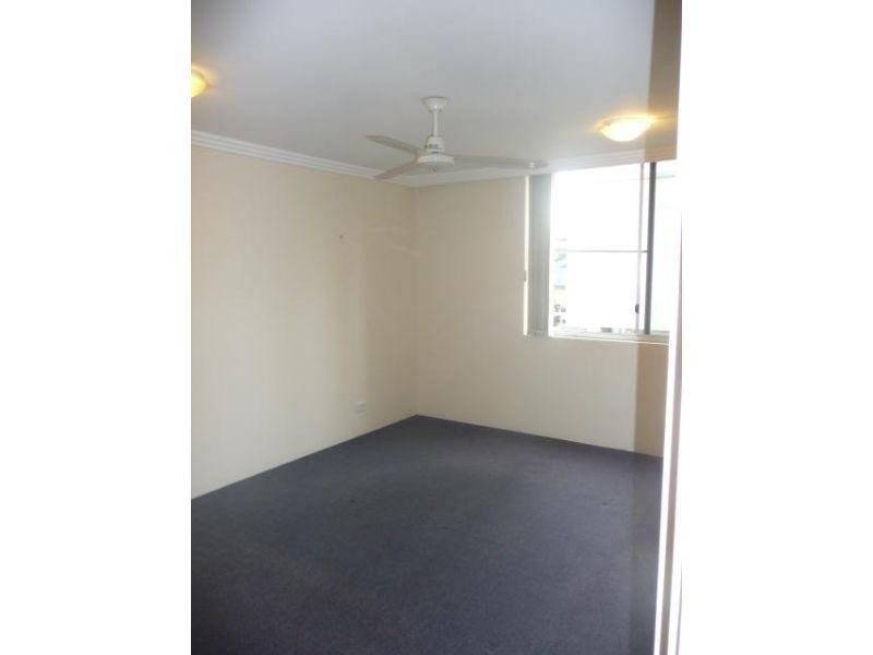Unit 10/17 Laycock Street, Surfers Paradise QLD 4217