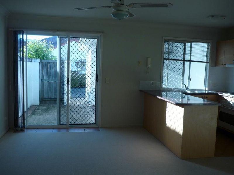 Ashmore QLD 4214