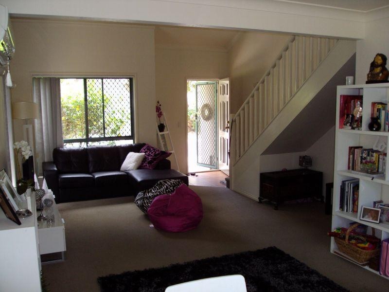 1-8/87-91   Heeb Street, Ashmore QLD 4214