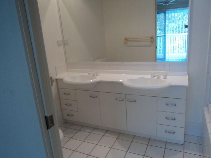 35 Miawela Street, Norman Park QLD 4170