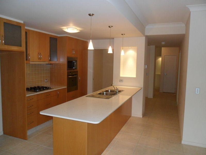 1 The Vistas Drive, Carrara QLD 4211