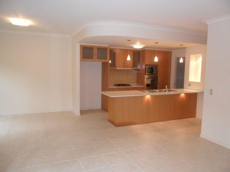 1 The Vistas Drive, Carrara QLD 4211