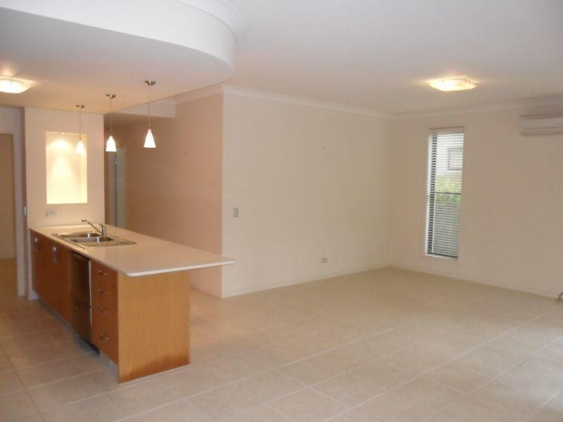 1 The Vistas Drive, Carrara QLD 4211