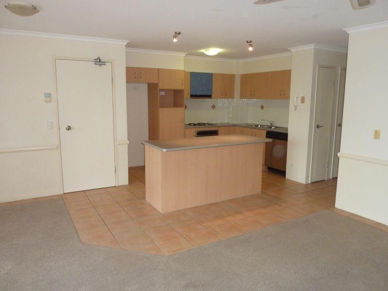 12 Lloyd Street, Southport QLD 4215