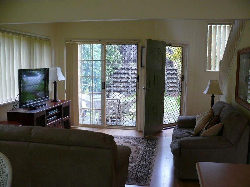 1A Alison Road, Carrara QLD 4211