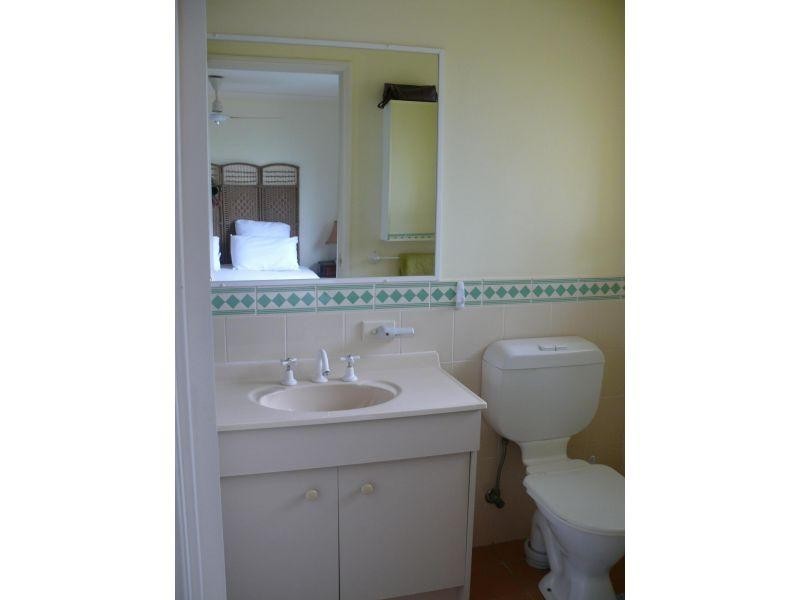 1A Alison Road, Carrara QLD 4211