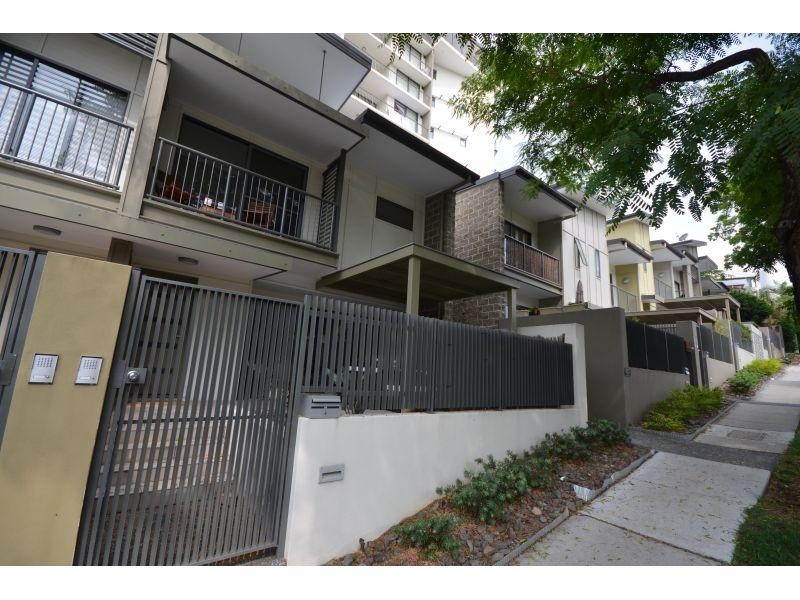 18 Manning Street, Milton QLD 4064