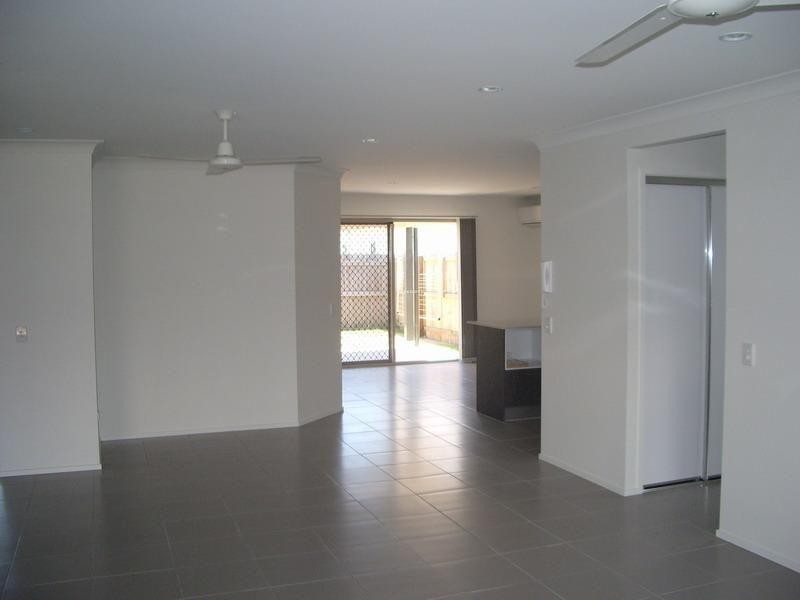 114/230 Pulgul Street, Urangan QLD 4655