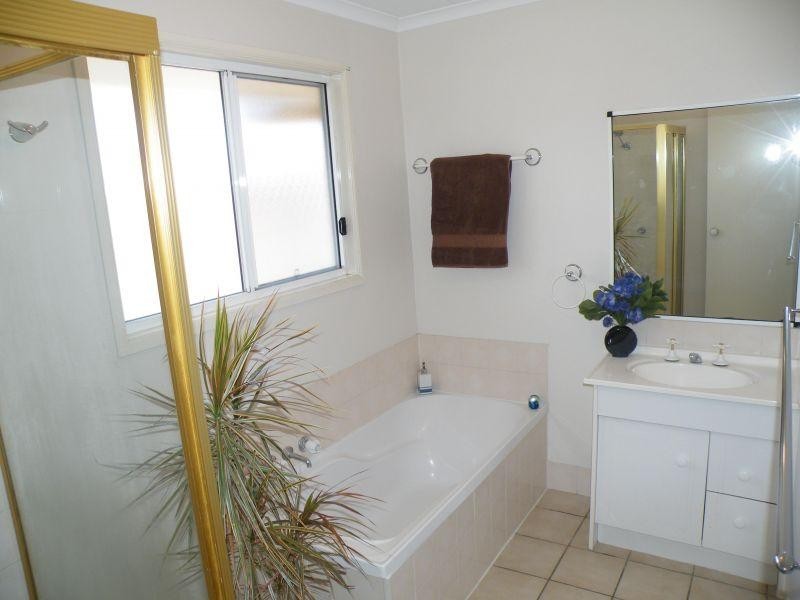 42 Murev Way, Carrara QLD 4211