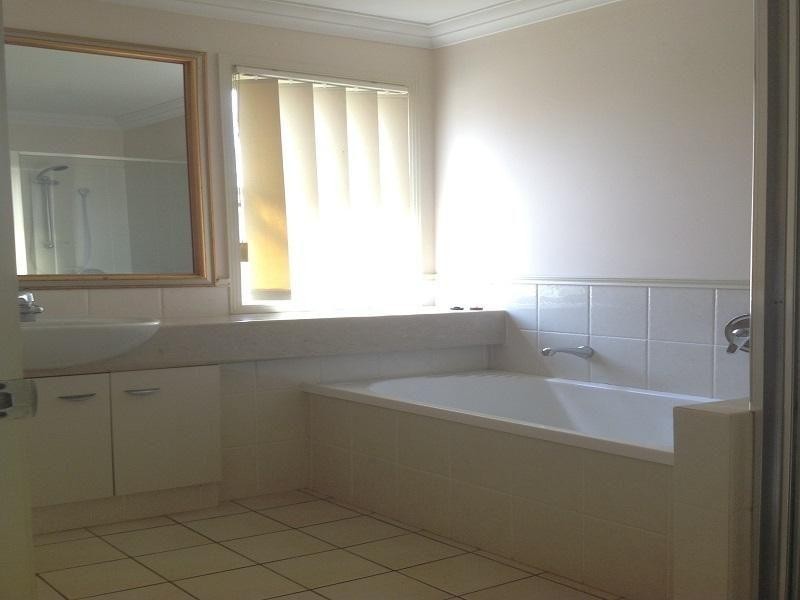 433  Brisbane Road, Arundel QLD 4214