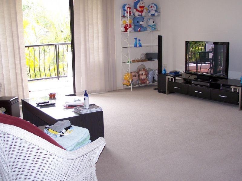 16-24 Purli Street, Chevron Island QLD 4217