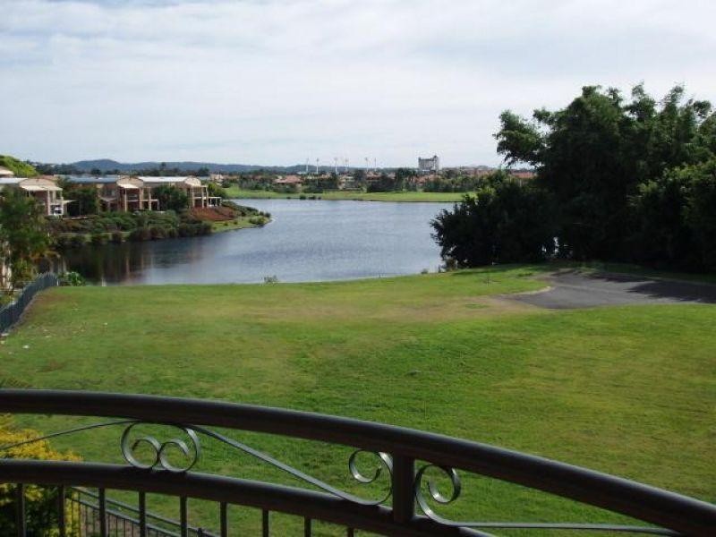 85 Palm Meadows Drive, Carrara QLD 4211