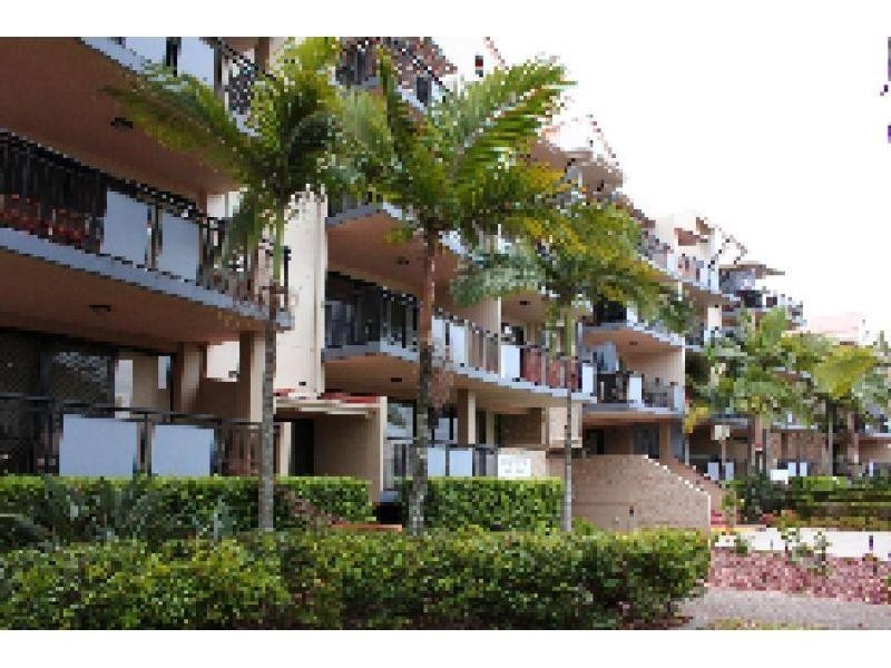 45 Harries Road, Coorparoo QLD 4151