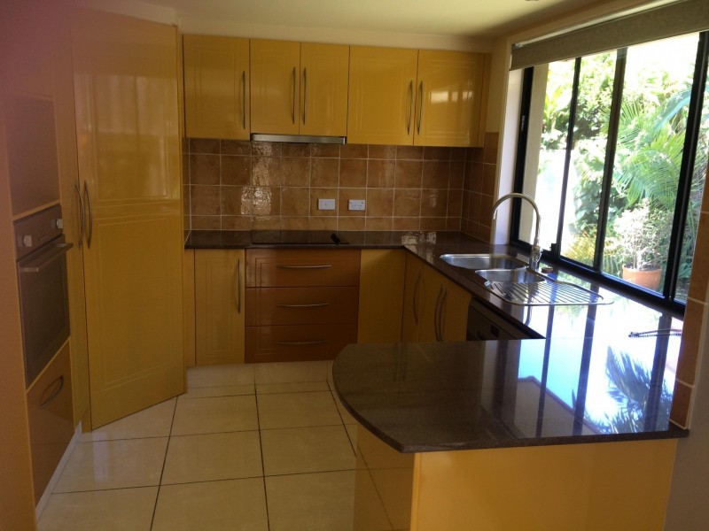 12 Royal Links Drive, Varsity Lakes QLD 4227