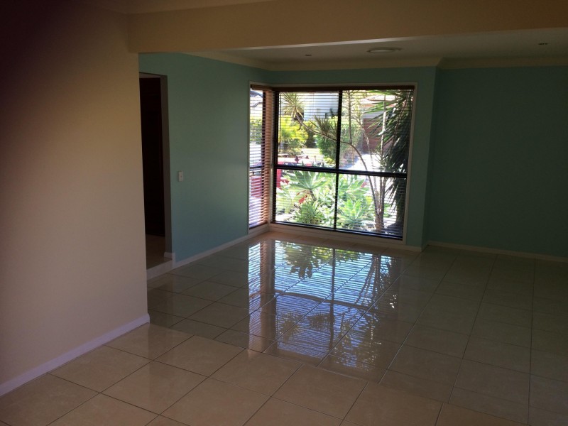 12 Royal Links Drive, Varsity Lakes QLD 4227