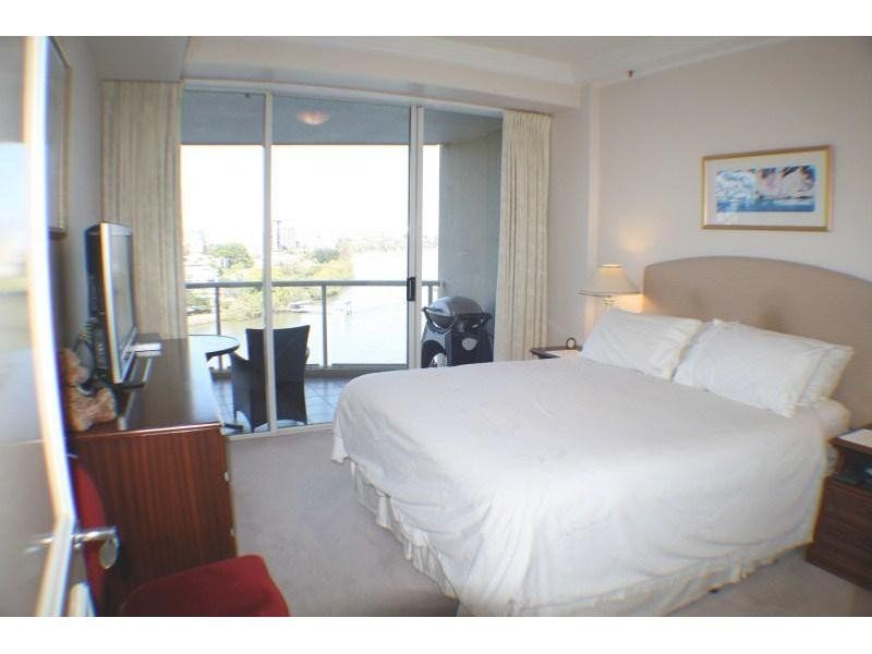 67/32 Macrossan Street, Brisbane QLD 4000