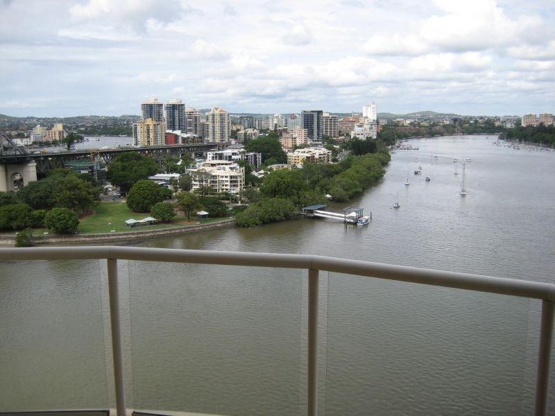 98/32 Macrossan Street, Brisbane QLD 4000