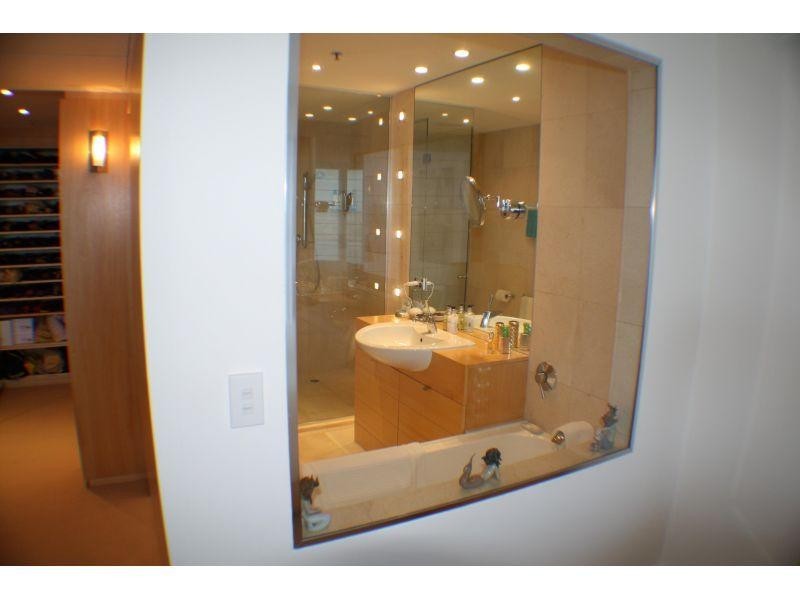 165/32 Macrossan Street, Brisbane QLD 4000