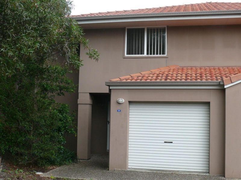 1A Alison Road, Carrara QLD 4211