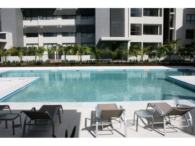 9 Moores Cresent, Varsity Lakes QLD 4227