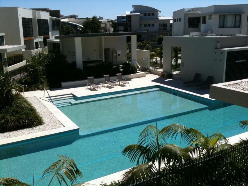 9 Moores Cresent, Varsity Lakes QLD 4227