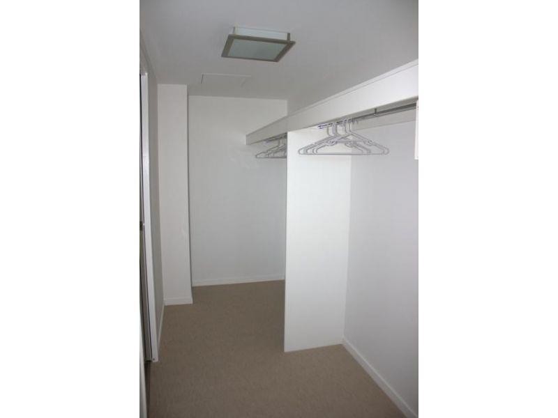 9 Moores Cresent, Varsity Lakes QLD 4227