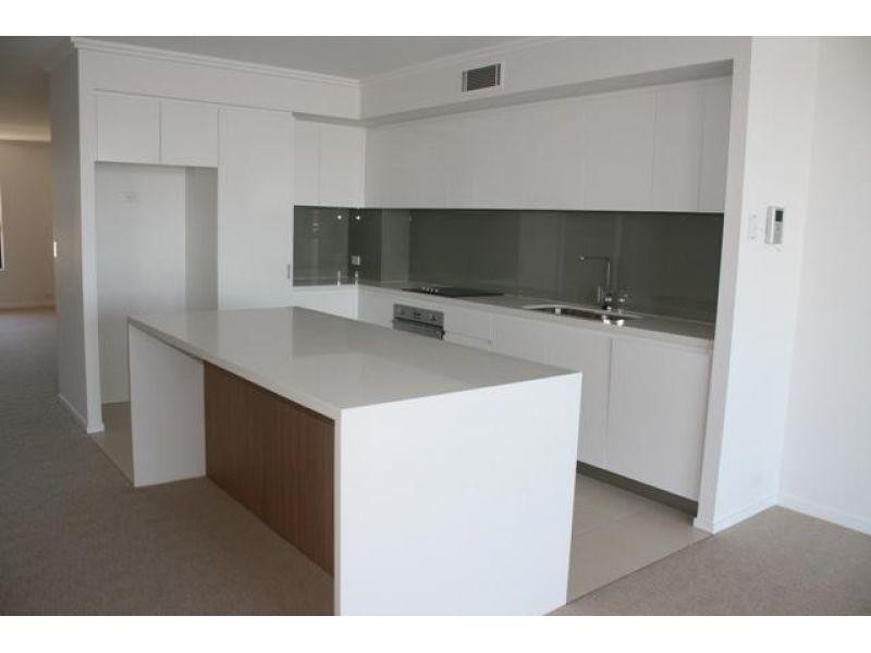 9 Moores Cresent, Varsity Lakes QLD 4227