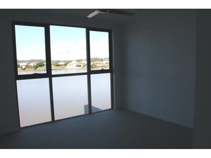9 Moores Cresent, Varsity Lakes QLD 4227