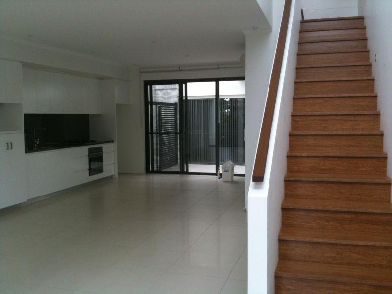 9 Moores Cresent, Varsity Lakes QLD 4227