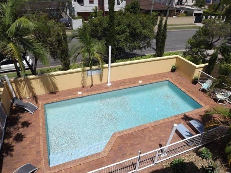 37 Mawarra Street, Chevron Island QLD 4217