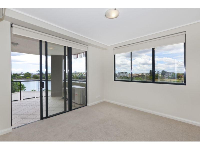 9 Sylvan Road, Toowong QLD 4066