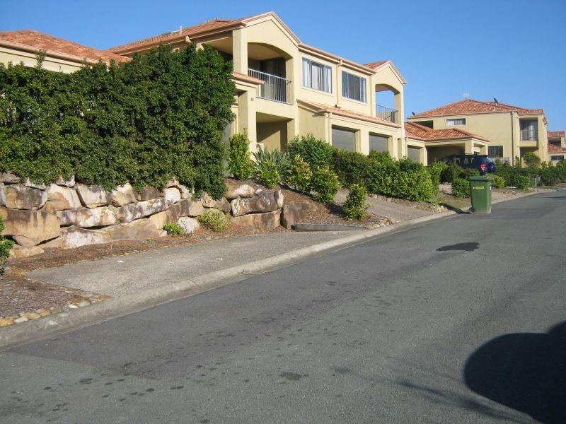 41/1 Santa Isobel Boulevard, Pacific Pines QLD 4211