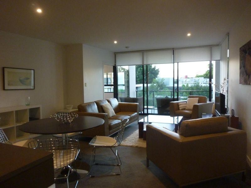 10 Pidgeon Close, West End QLD 4101