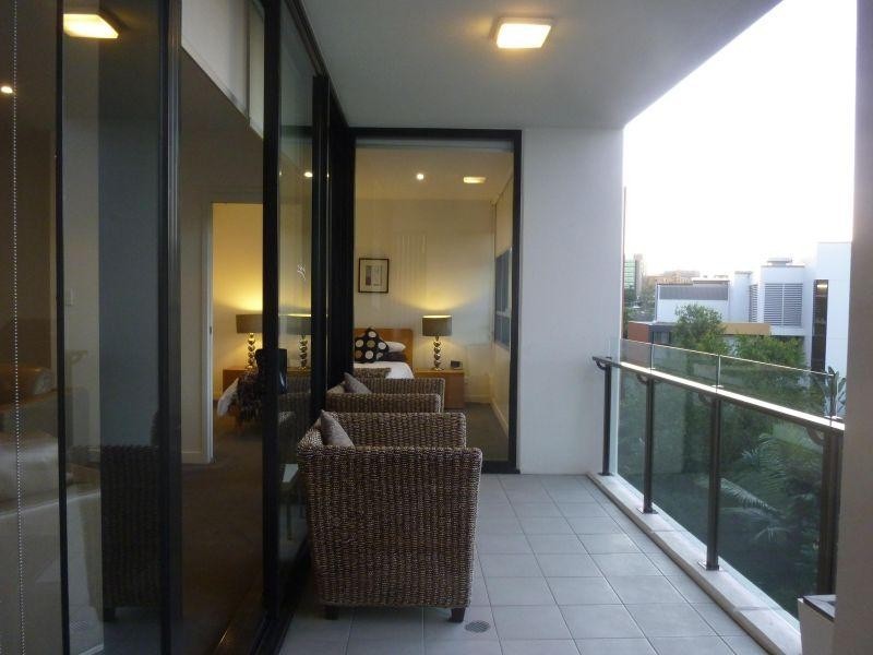 10 Pidgeon Close, West End QLD 4101