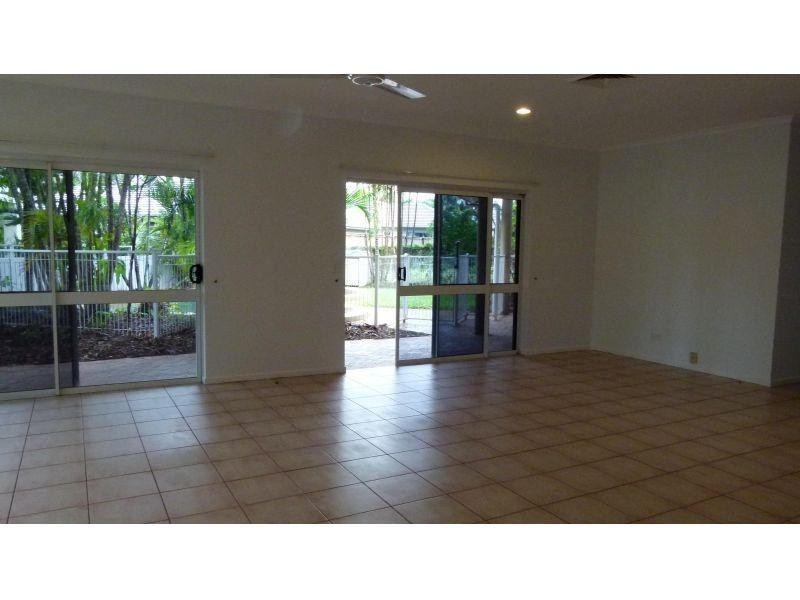 45 Stream Ave /79 Spence Street, Cairns QLD 4870