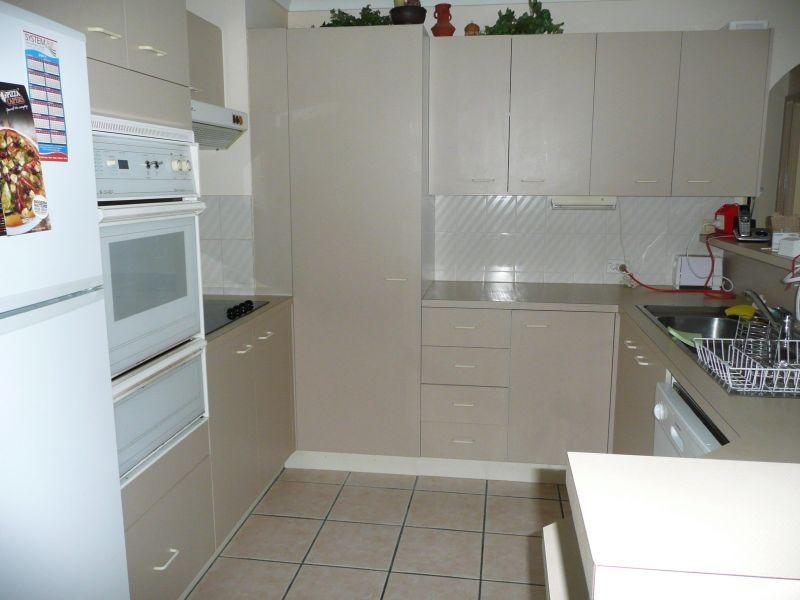 6 Back Street, Biggera Waters QLD 4216