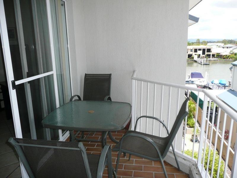 6 Back Street, Biggera Waters QLD 4216