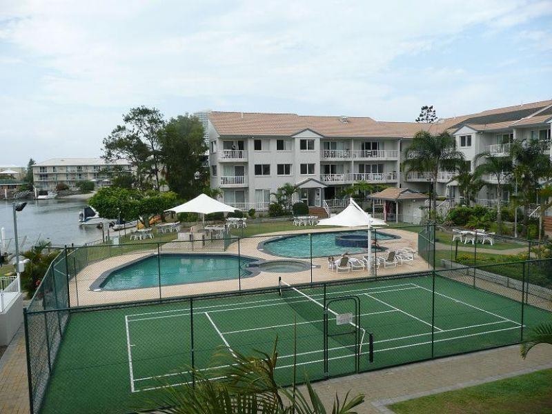 6 Back Street, Biggera Waters QLD 4216