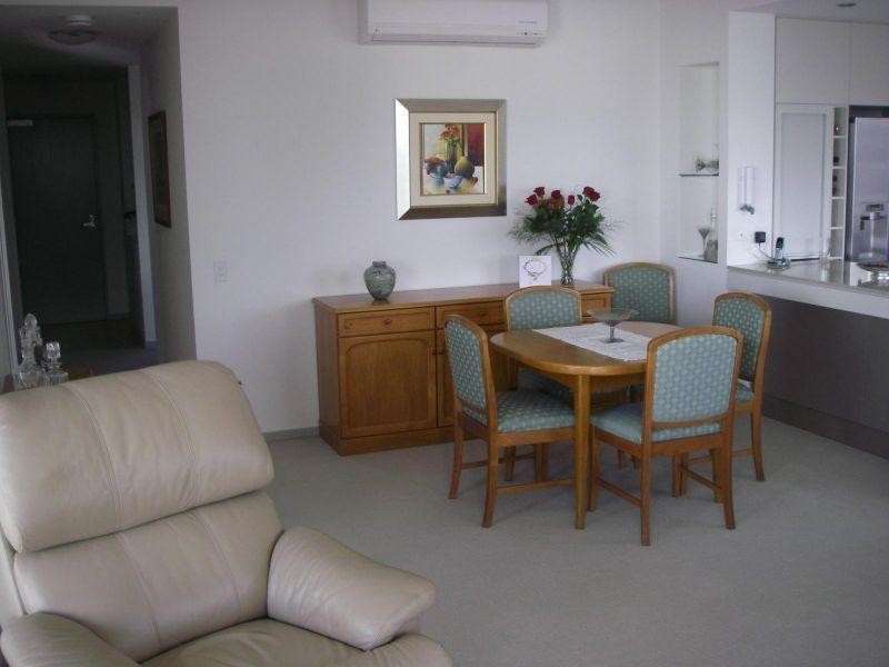 38 RIVERWALK AV/9 Moores Cresent, Varsity Lakes QLD 4227