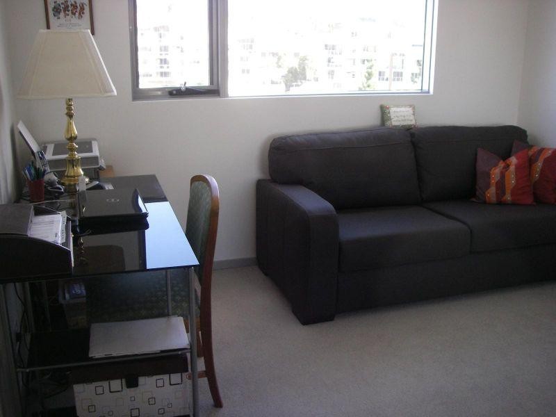 38 RIVERWALK AV/9 Moores Cresent, Varsity Lakes QLD 4227