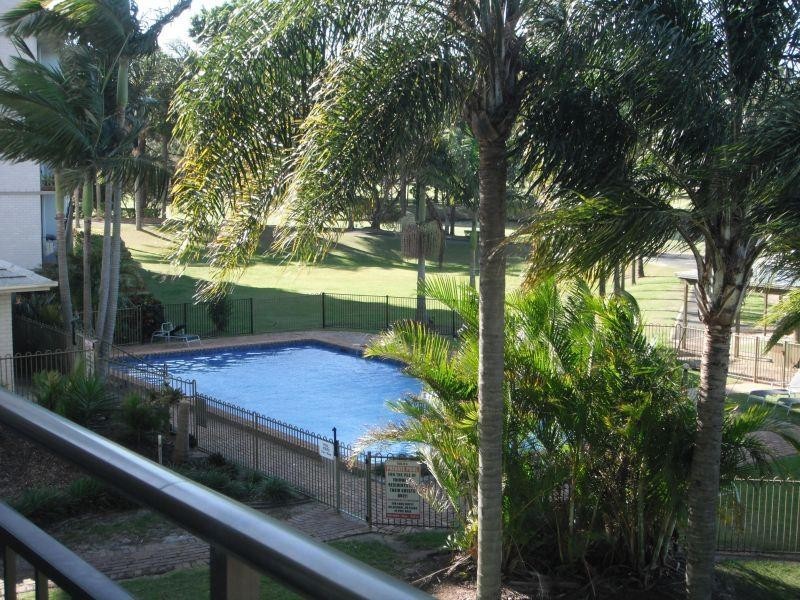 Clear Island Waters QLD 4226