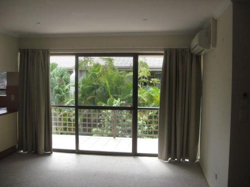 111 Markeri Street, Mermaid Waters QLD 4218