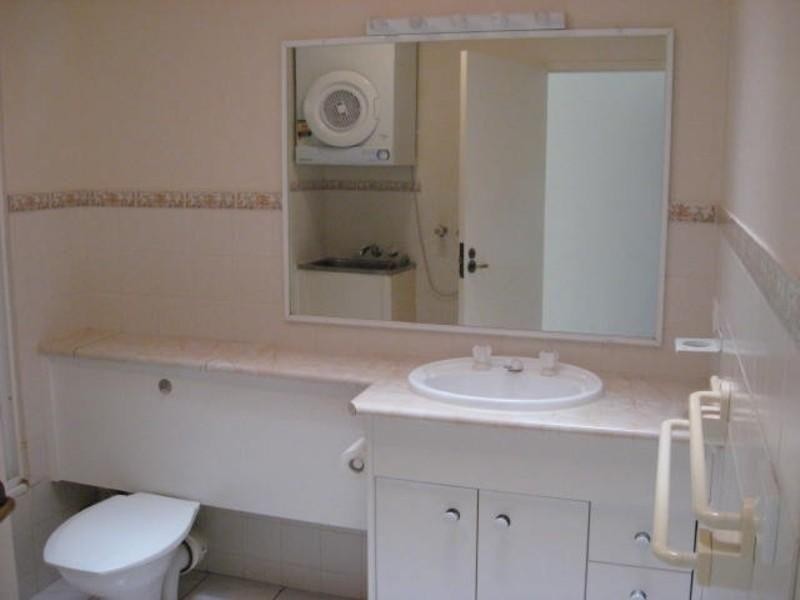 111 Markeri Street, Mermaid Waters QLD 4218