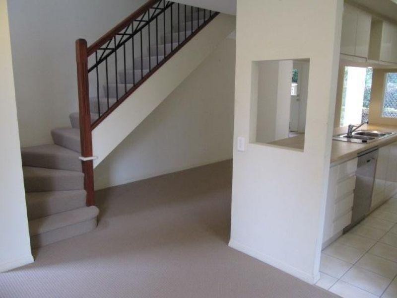 433  Brisbane Road, Arundel QLD 4214