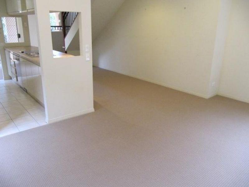 433  Brisbane Road, Arundel QLD 4214