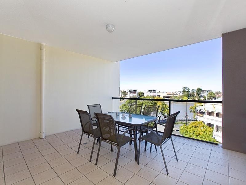 9 Sylvan Road, Toowong QLD 4066