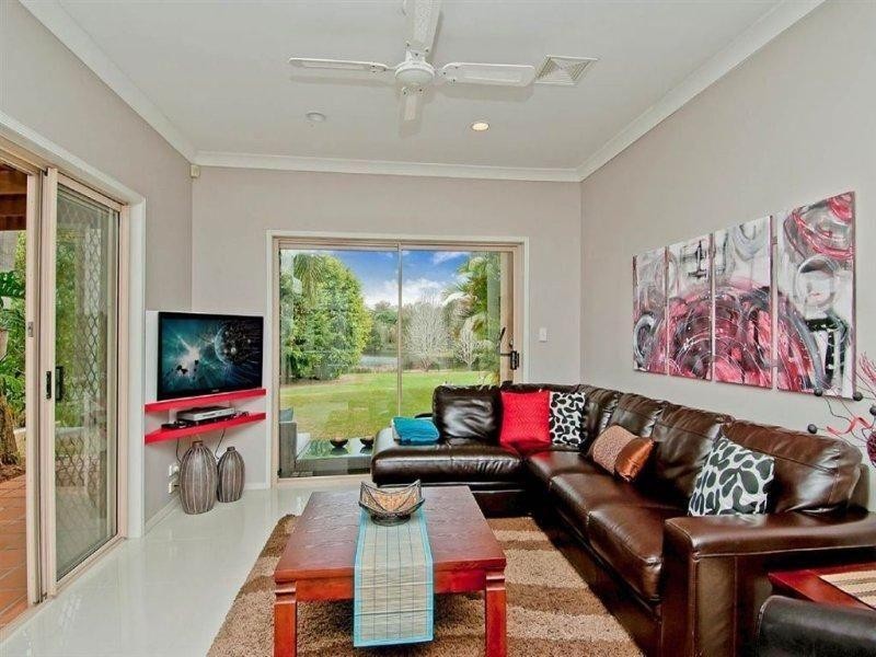 152 Palm Meadows Drive, Carrara QLD 4211