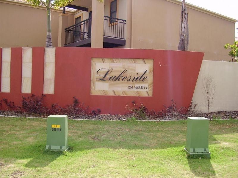 64/302 Christine Avenue, Varsity Lakes QLD 4227
