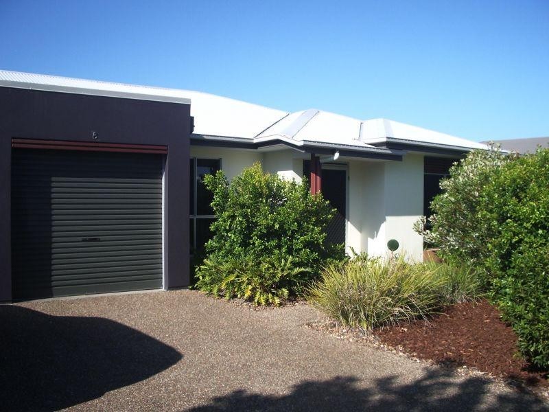 8/230 Pulgul Street, Urangan QLD 4655
