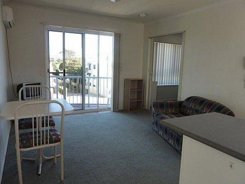 12 Lloyd Street, Southport QLD 4215